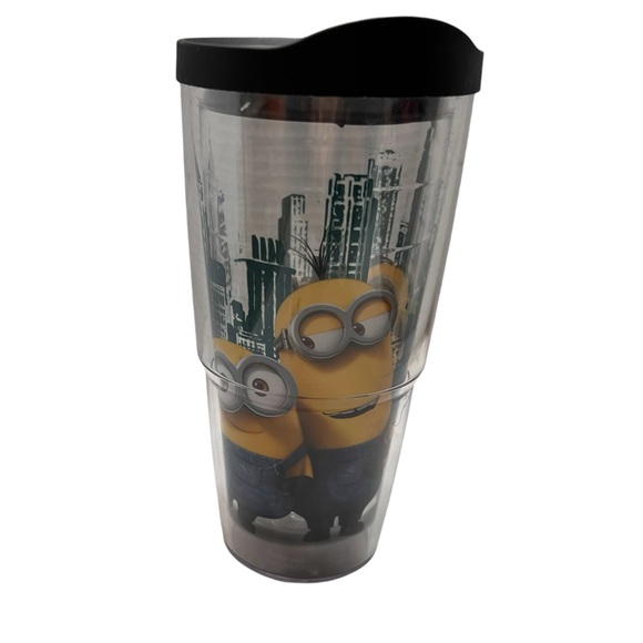 Tervis 24oz Minions Plastic Tumbler with Lid Preowned - Picture 2 of 10